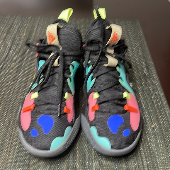 Man shows but fit kids and woman size 7.5 - Picture 2 of 5